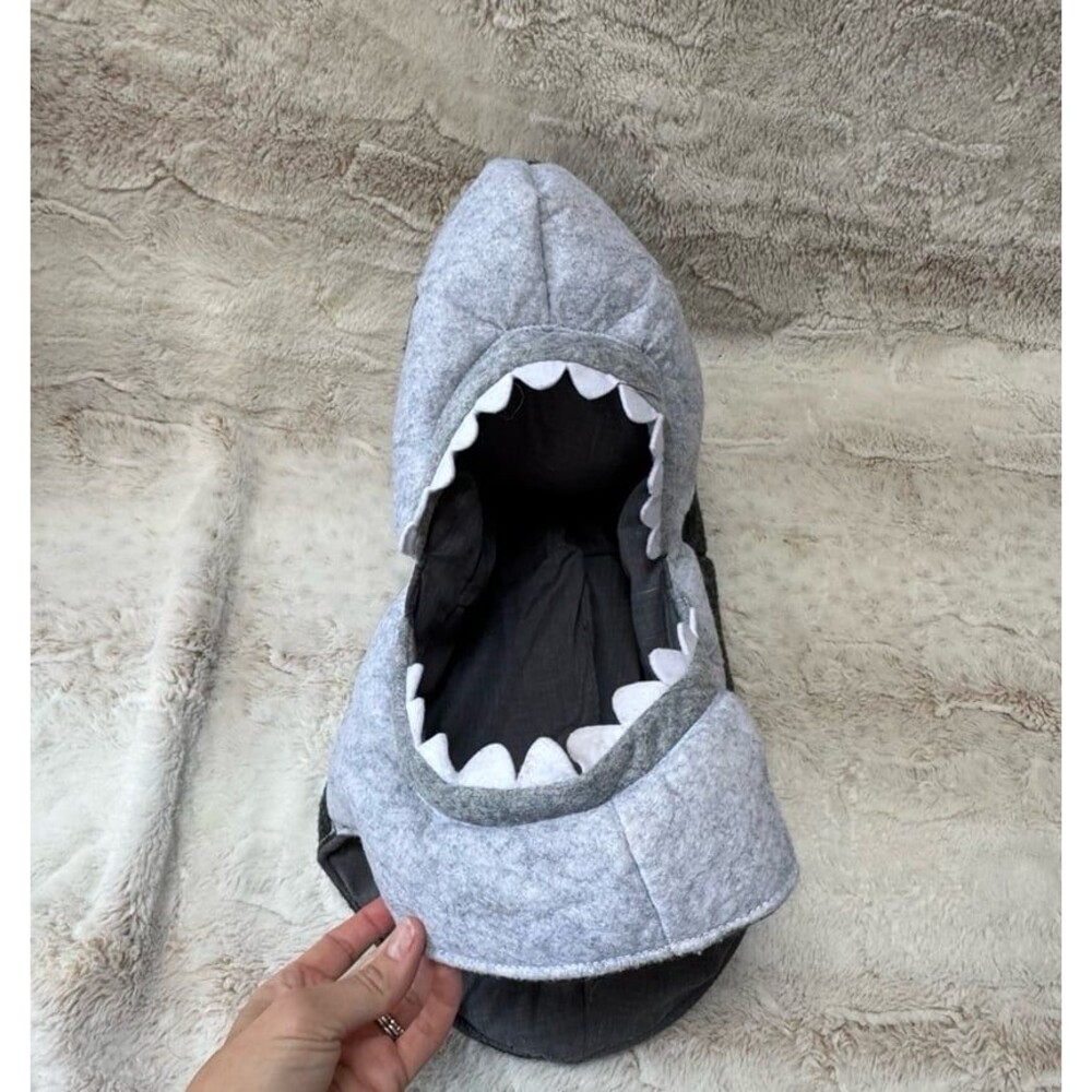 Pottery Barn Kids 2 Piece Gray Shark 3D Halloween Costume Size 7-8 - Picture 9 of 10